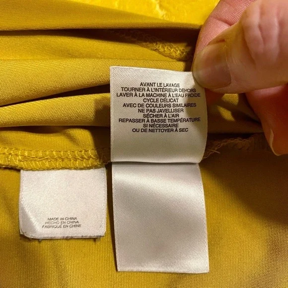 Anne Klein Mustard Short Sleeve Blouse Top - Picture 7 of 8